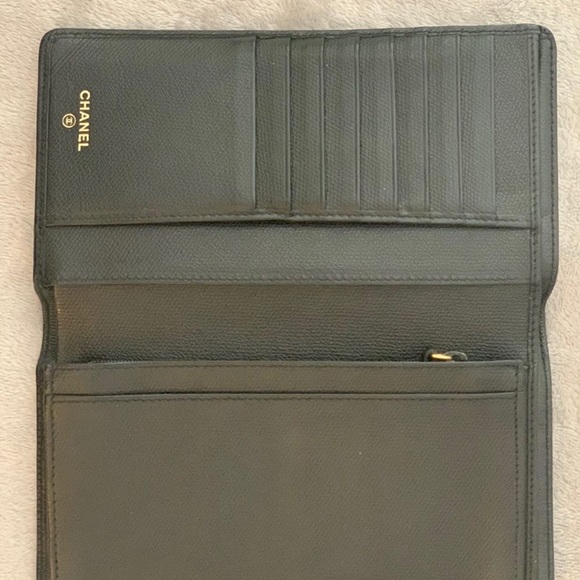 SOLD Chanel Grained Calfskin CC Button Yen Wallet - Picture 3 of 10